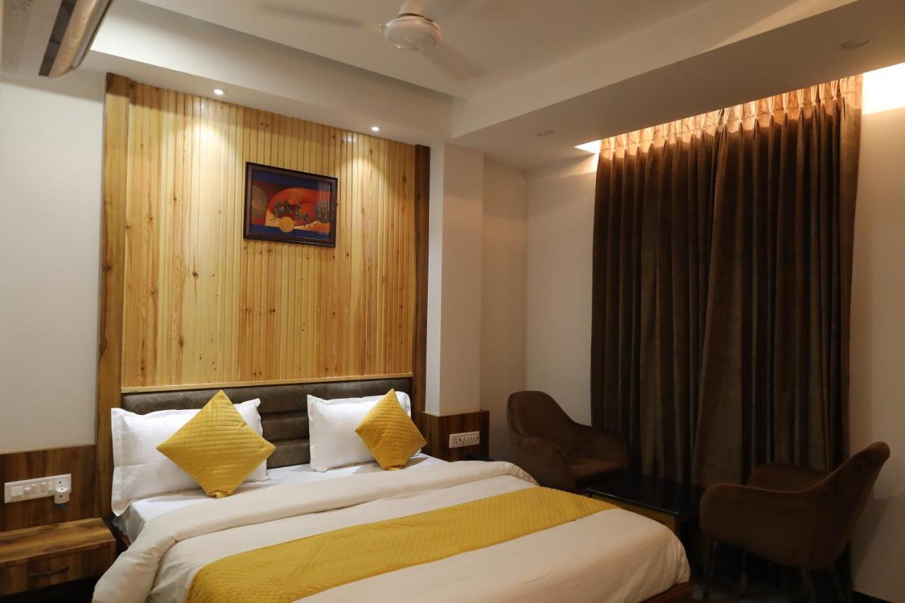 Hotel The Bell Ludhiana Exterior foto